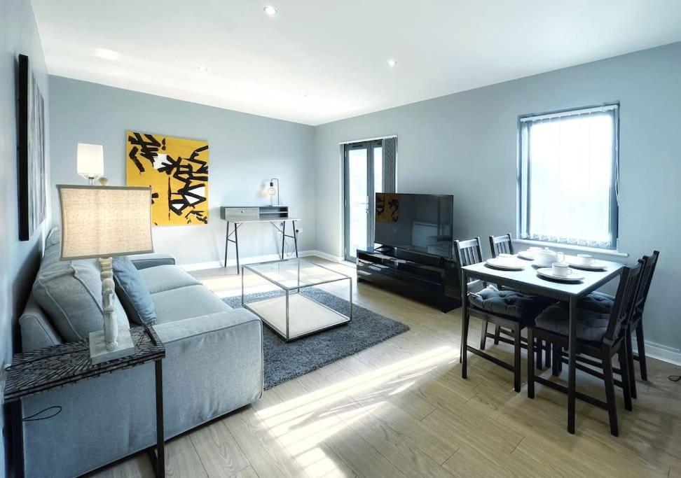 New Luxurious And Business Apt Daire Swansea Dış mekan fotoğraf